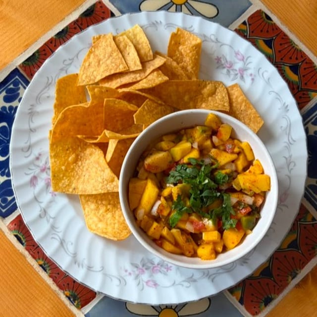 Fresh Mango Salsa with Chips.
